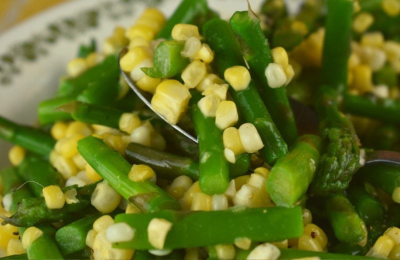 Summer Asparagus Salad is the perfect side salad featuring fresh asparagus, corn and a homemade vinaigrette. Asparagus Salad with Vinaigrette is a quick recipe that everybody loves. 