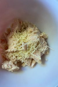 Sometimes eating healthier really is easy, like with this Low Carb Chicken Salad (no mayo).  This Lemon Chicken Salad with Canned Chicken Recipe only takes 5 minute to prepare, and is perfect served on your favorite type of lettuce. By using canned chicken, you can whip this dish up in no time.
