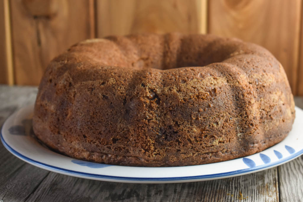 Grandma’s Sour Cream Coffee Cake – An Old Fashioned Pound Cake Recipe