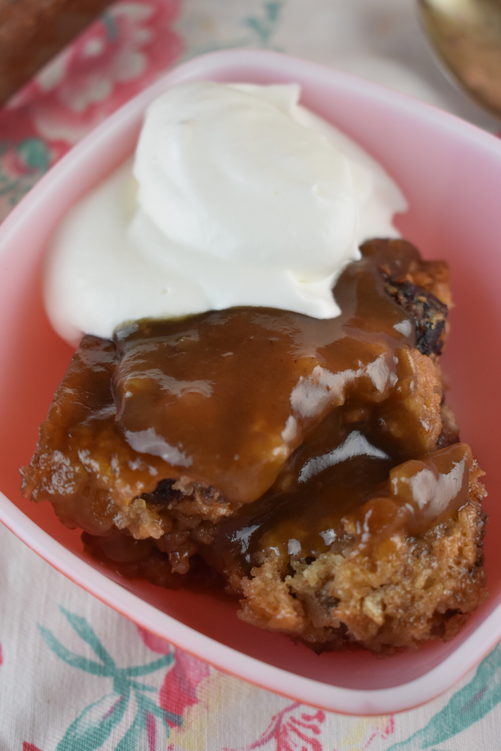 Old Fashioned Date Pudding – Sticky Date Pudding with Caramel Sauce