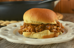 Frisco Melt Sloppy Joes are a fun new spin on classic sloppy joes. Featuring all the flavors of a Steak N Shake Frisco Melt, this ground beef sloppy joe can be made in just thirty minutes.