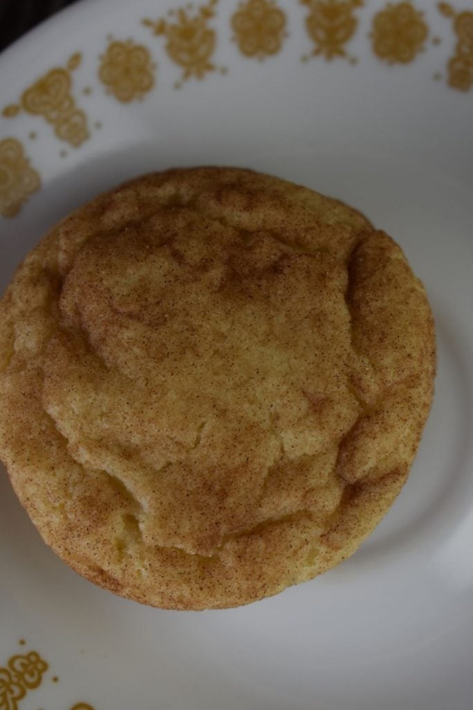 Snickerdoodles are a classic American cookie. This recipe for a doughy, soft and creamy cookie is delicious. These cookies are easy to follow.