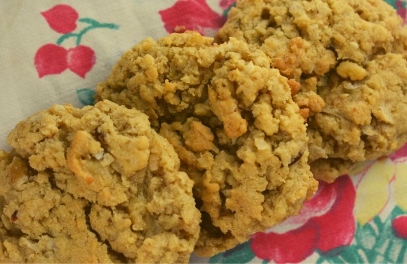 Pride of Iowa cookies are an oat-based dessert that everyone will love.