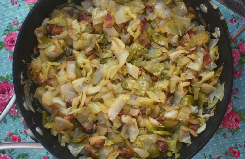 Fried Cabbage with Bacon – Skillet Fried Cabbage with Bacon