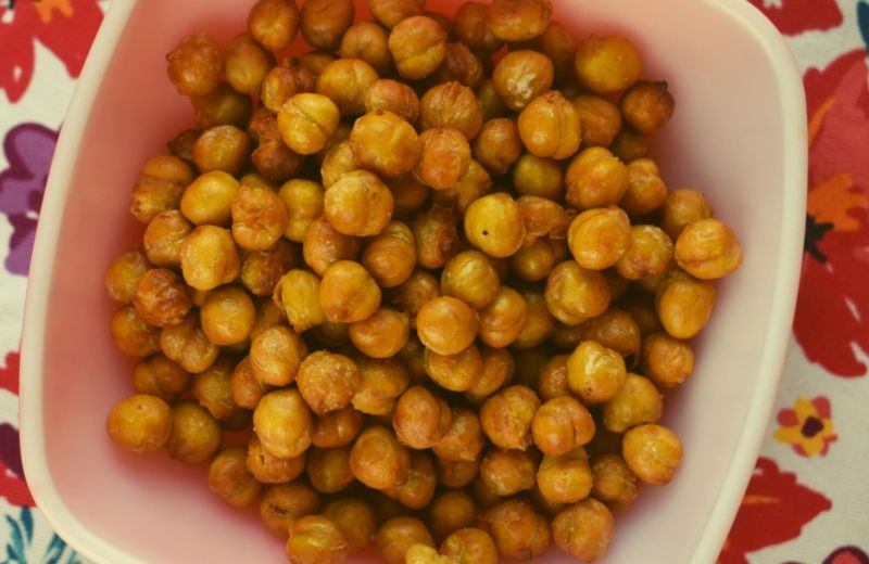 Skinny Air Fryer Chickpeas are an easy and healthy replacement for potato chips.  With the help of an air-fryer, you can transform a can of chickpeas (also known as garbanzo beans) into a quick, 3-ingredient snack.