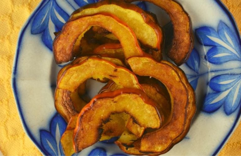 A Recipe For Healthy Roasted Acorn Squash That Is Easy To Follow