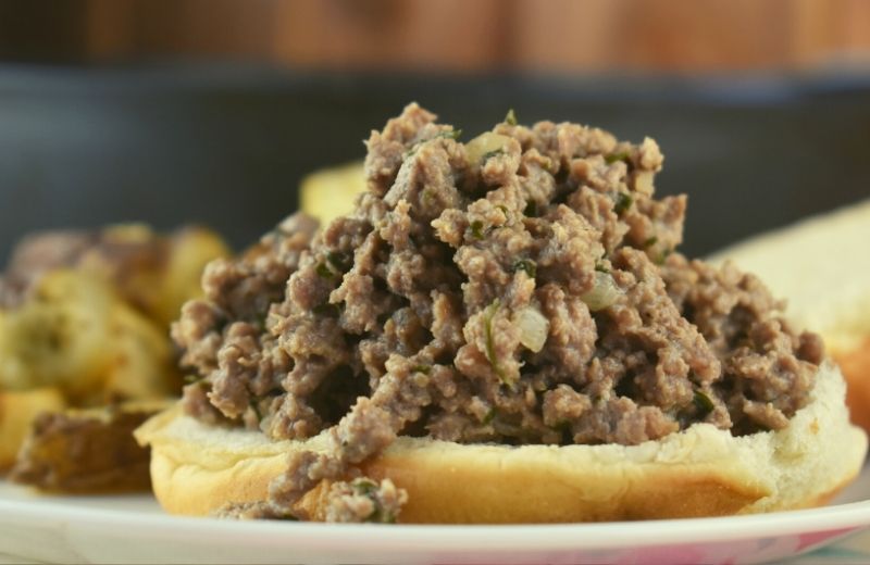 With a skillet and just a handful of ingredients, Stroganoff Loose Meat Sandwiches are on the table in just a matter of minutes. These tavern burgers are chalked full of flavor in a simple beef stroganoff-inspired sauce.