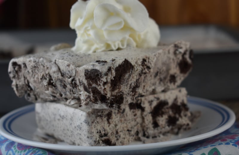 Oreo Ice Cream Cake – 3 Ingredient Cookies and Cream Recipe