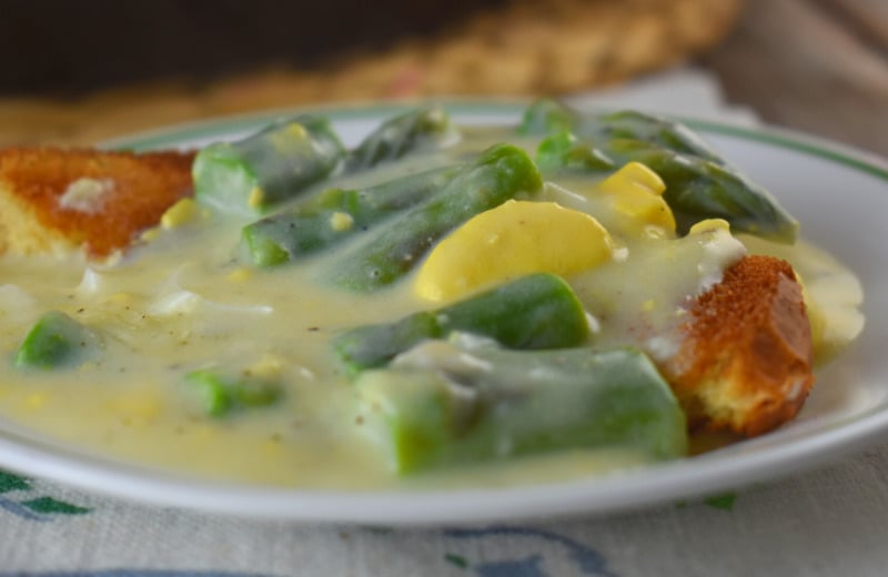 Creamed Asparagus on Toast is an old fashioned creamed asparagus recipe with hard boiled eggs.