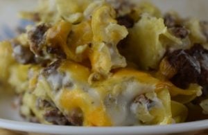 What to make with ground beef and cream of mushroom soup? That's easy.  Toss together this ground beef and egg noodle casserole with just a handful of ingredients.  This creamy casserole is a hit any night of the week.