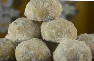 Mexican Wedding Cakes are actually a cookie! Also called Russian Tea Cakes, these super simple cookies contain nuts (usually pecans or walnuts) and are dusted in powdered sugar. Add these to your holiday baking or make them in a matter of minutes for a sweet treat.