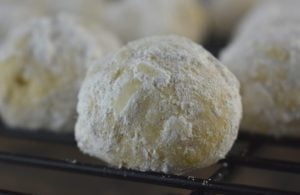 Mexican Wedding Cakes are actually a cookie! Also called Russian Tea Cakes, these super simple cookies contain nuts (usually pecans or walnuts) and are dusted in powdered sugar. Add these to your holiday baking or make them in a matter of minutes for a sweet treat.