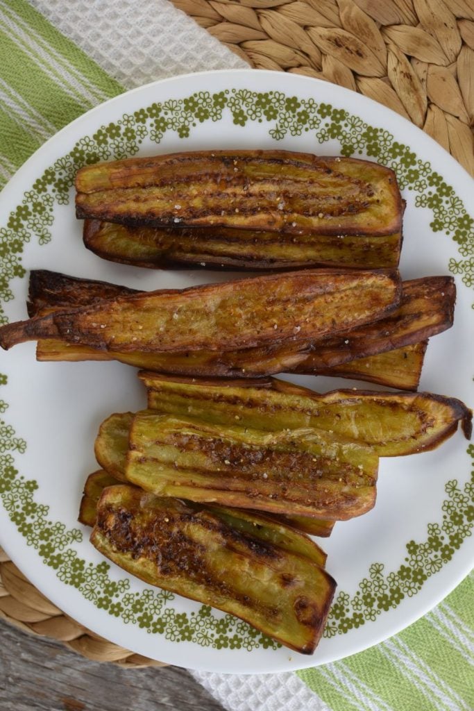 There are no breadcrumbs and no flour in this fried eggplant recipe. And really, you won't even miss those ingredients. The hot oil will give a crispy outside texture to the fried eggplant, while the inside stays perfectly creamy.
