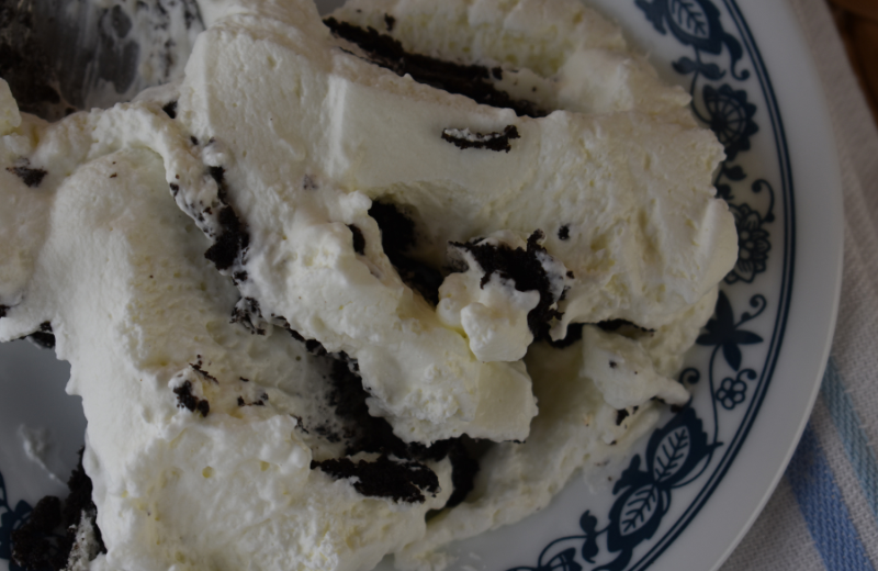 Grandma’s Famous Chocolate Wafer Icebox Cake – Layered Whipped Cream Cake Recipe